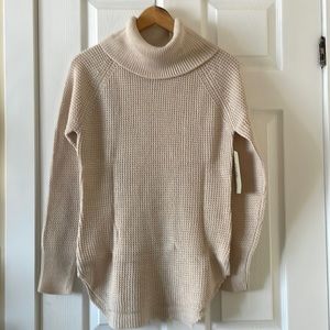 Cloth cream colored tunic sweater